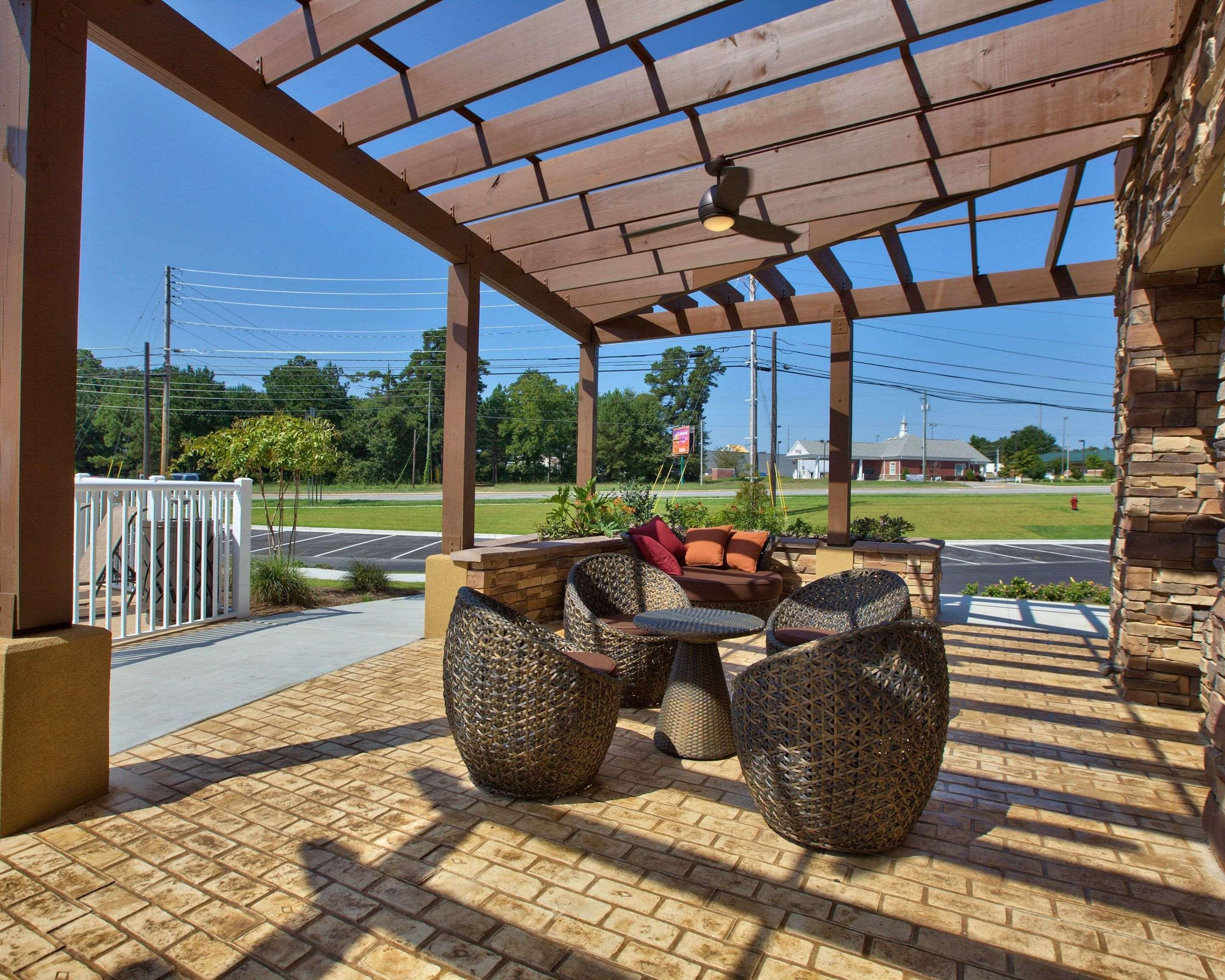 Comfort Inn & Suites Dothan East Экстерьер фото